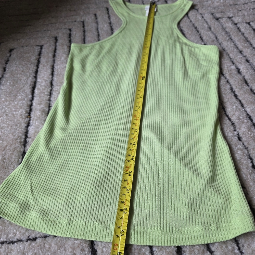 H&M Tank - Picture 6 of 6